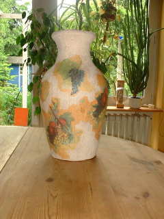 Pappmaché-Vase in Serviettentechnik